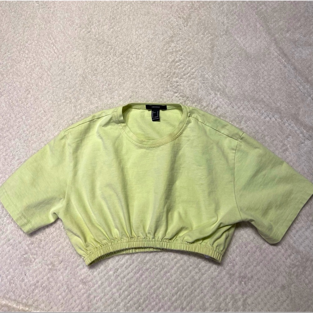 F21 lime green cropped tee ⚡️
